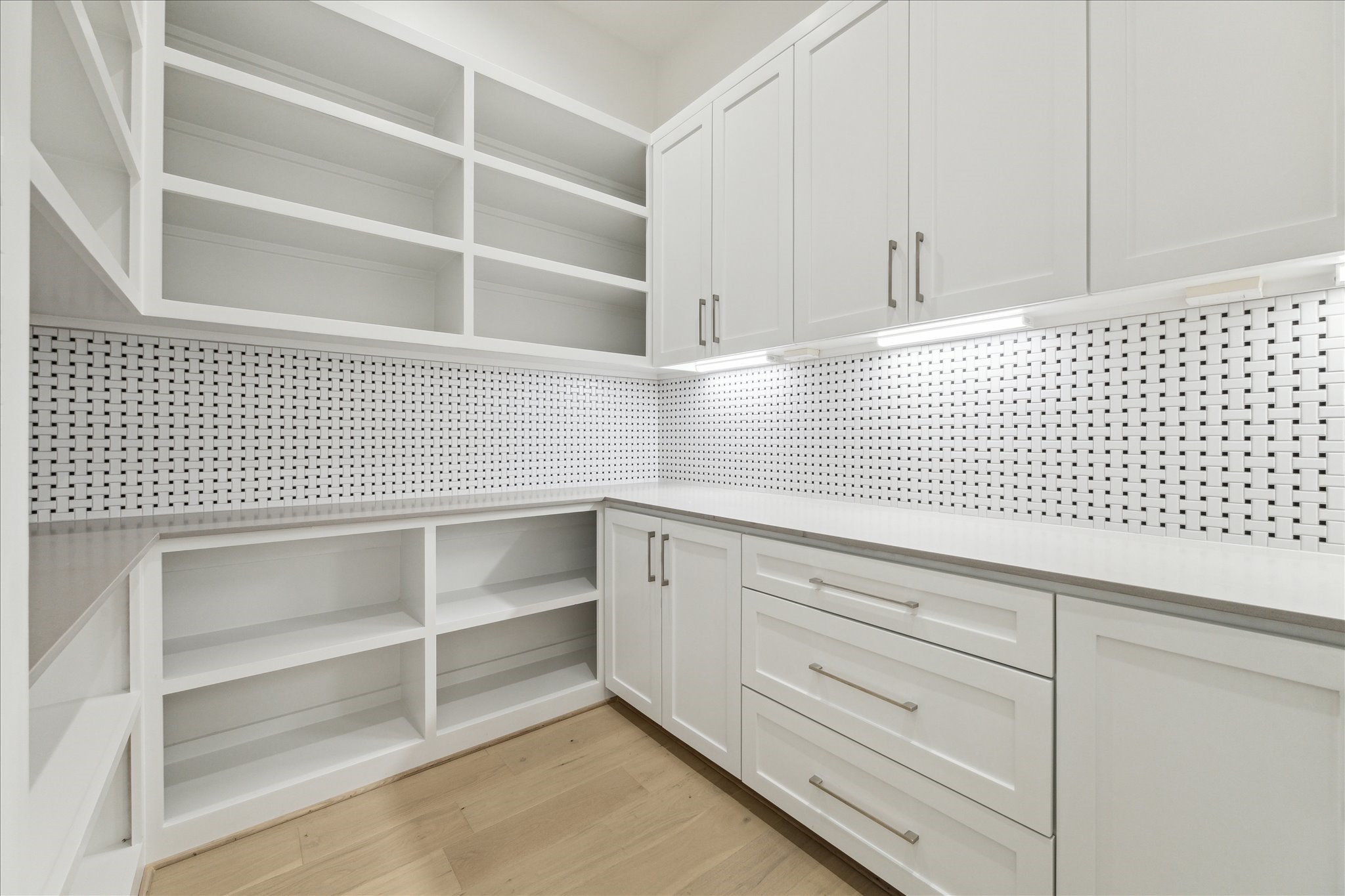 534 Lanecrest Lane Houston, TX 77024 - Photo 16 of 49 a view of an empty walk in closet