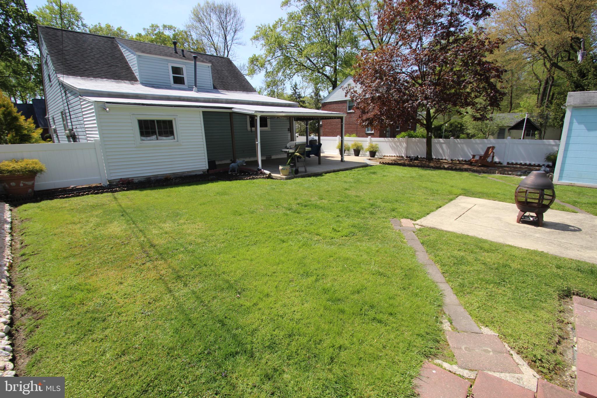 2327 Secane Road Secane, PA 19018 - Photo 11 of 39