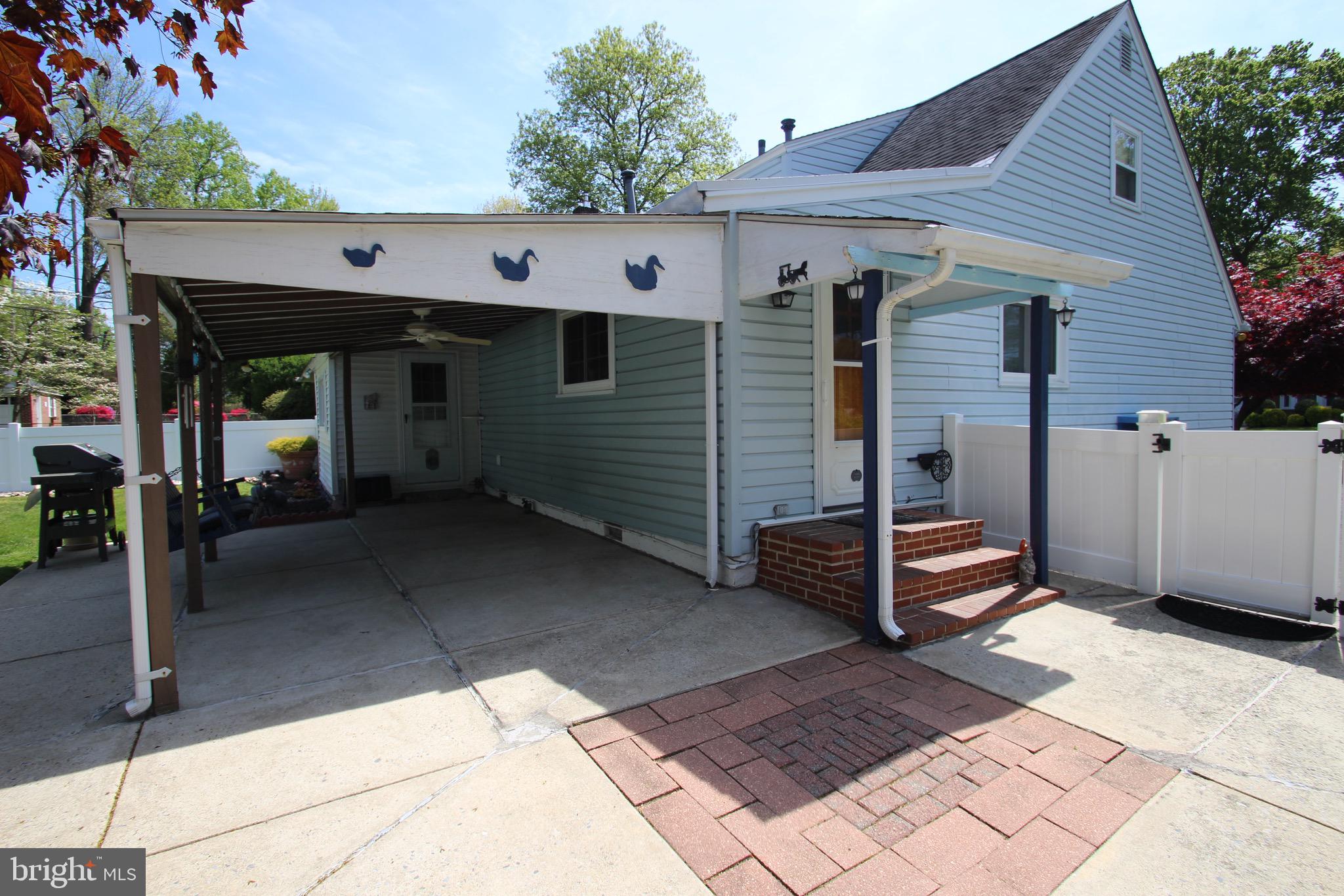2327 Secane Road Secane, PA 19018 - Photo 18 of 39
