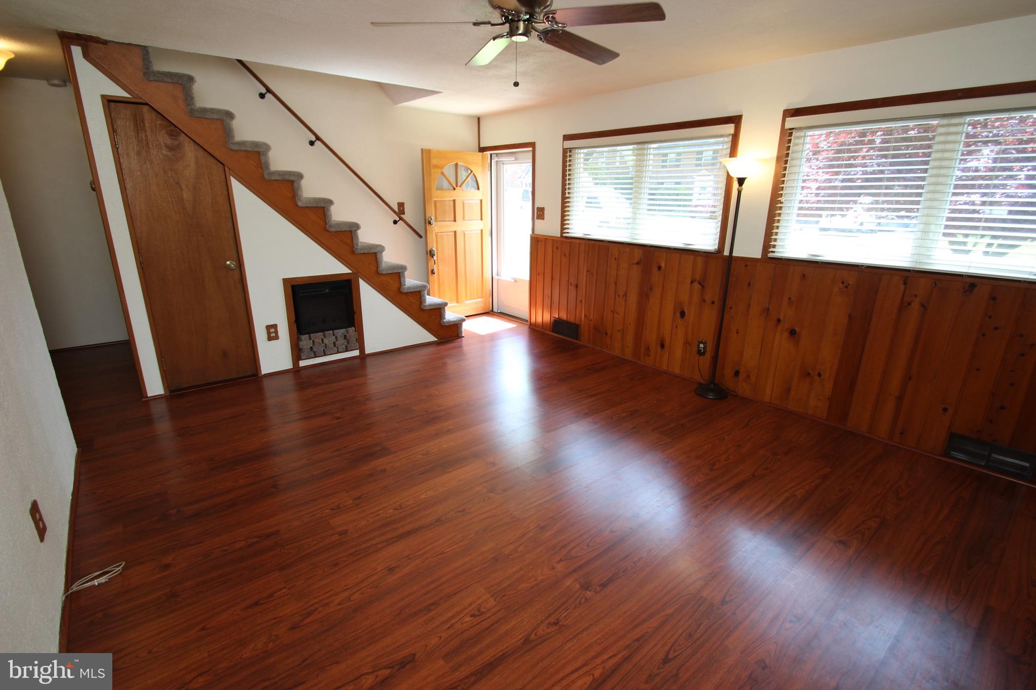 2327 Secane Road Secane, PA 19018 - Photo 23 of 39