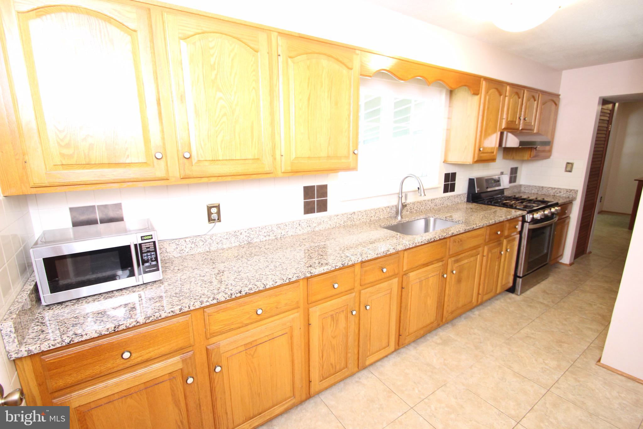 2327 Secane Road Secane, PA 19018 - Photo 24 of 39