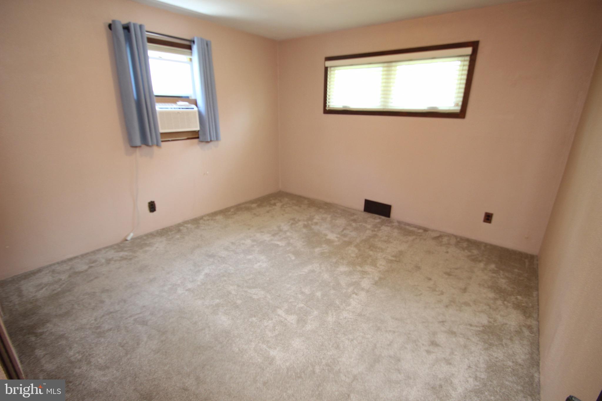 2327 Secane Road Secane, PA 19018 - Photo 28 of 39