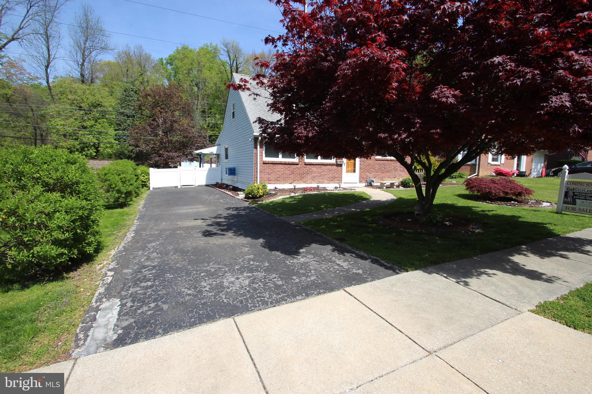 2327 Secane Road Secane, PA 19018 - Photo 4 of 39