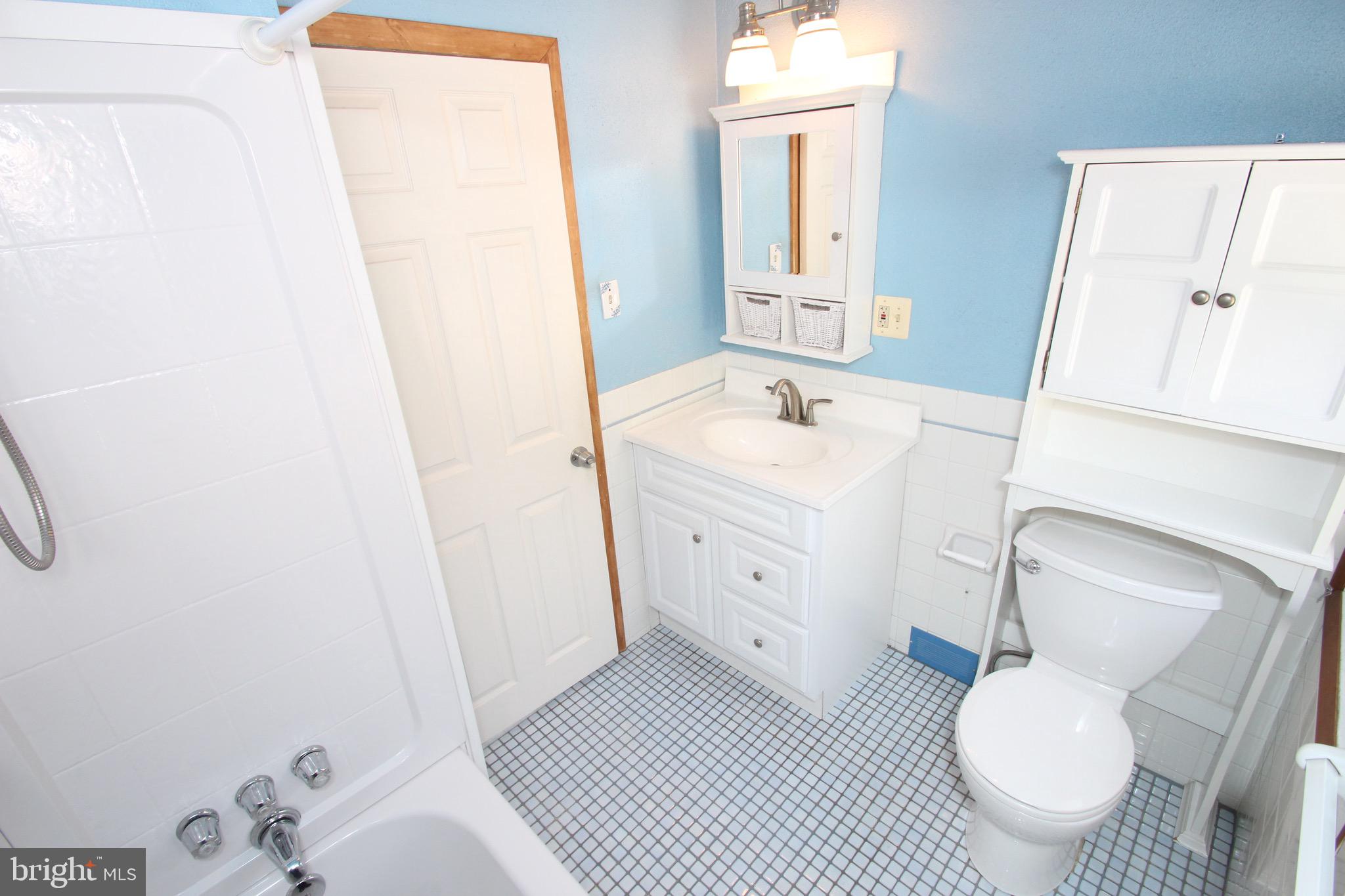 2327 Secane Road Secane, PA 19018 - Photo 34 of 39