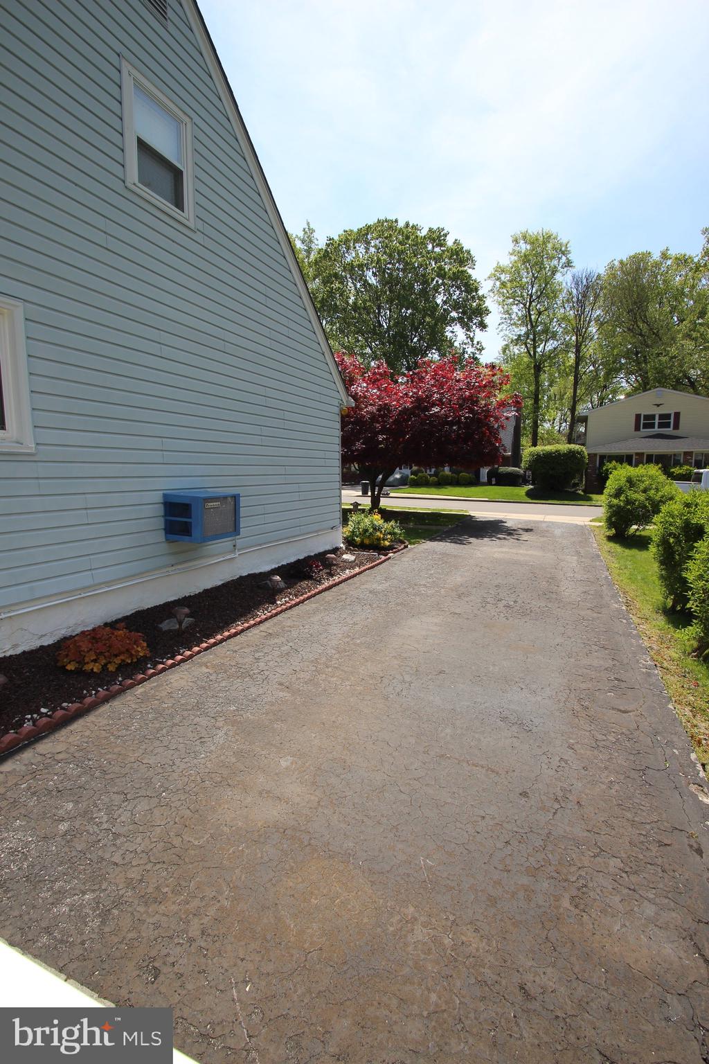 2327 Secane Road Secane, PA 19018 - Photo 6 of 39