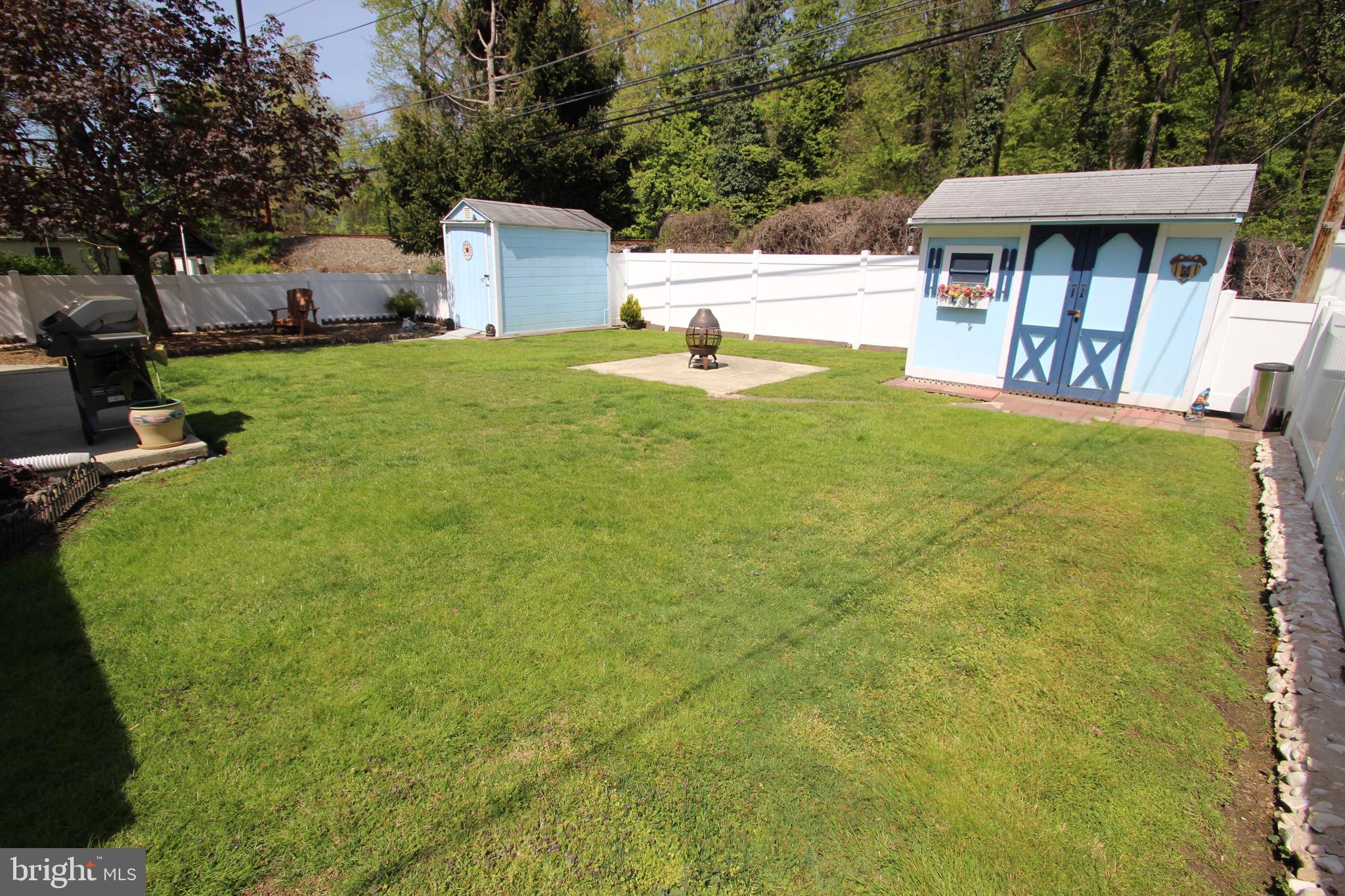 2327 Secane Road Secane, PA 19018 - Photo 10 of 39