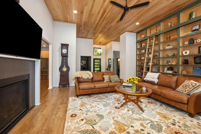 $1,060,000 | 3465 Palmer Drive, Saugatuck, MI 49453