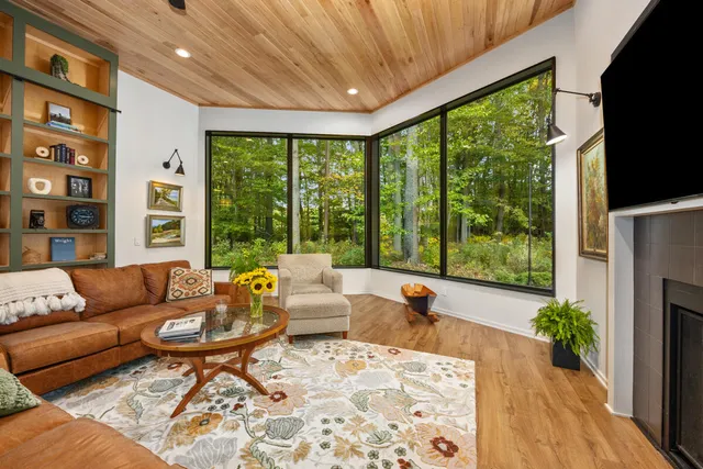 $1,060,000 | 3465 Palmer Drive, Saugatuck, MI 49453