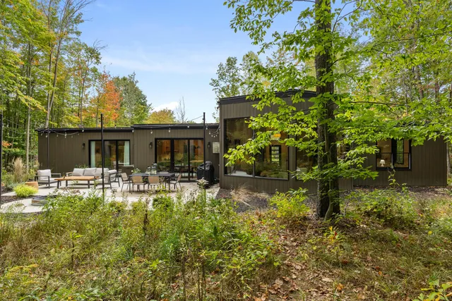 $1,060,000 | 3465 Palmer Drive, Saugatuck, MI 49453
