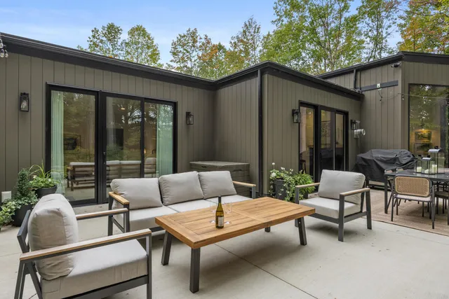 $1,060,000 | 3465 Palmer Drive, Saugatuck, MI 49453