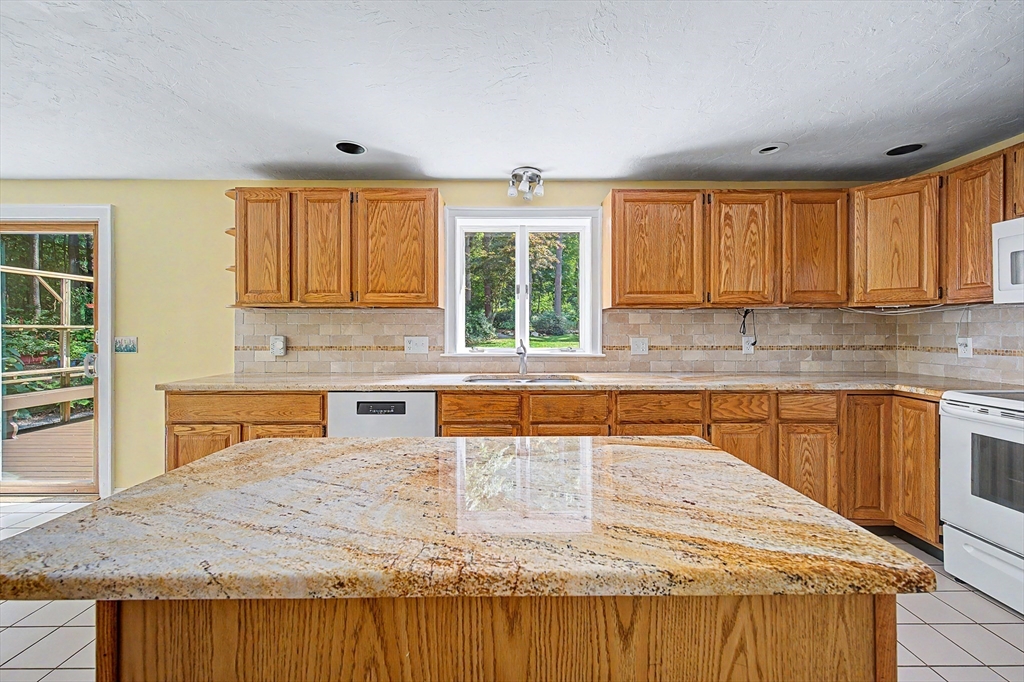 29 Pond Street Hopkinton, MA 01748 - Photo 19 of 42