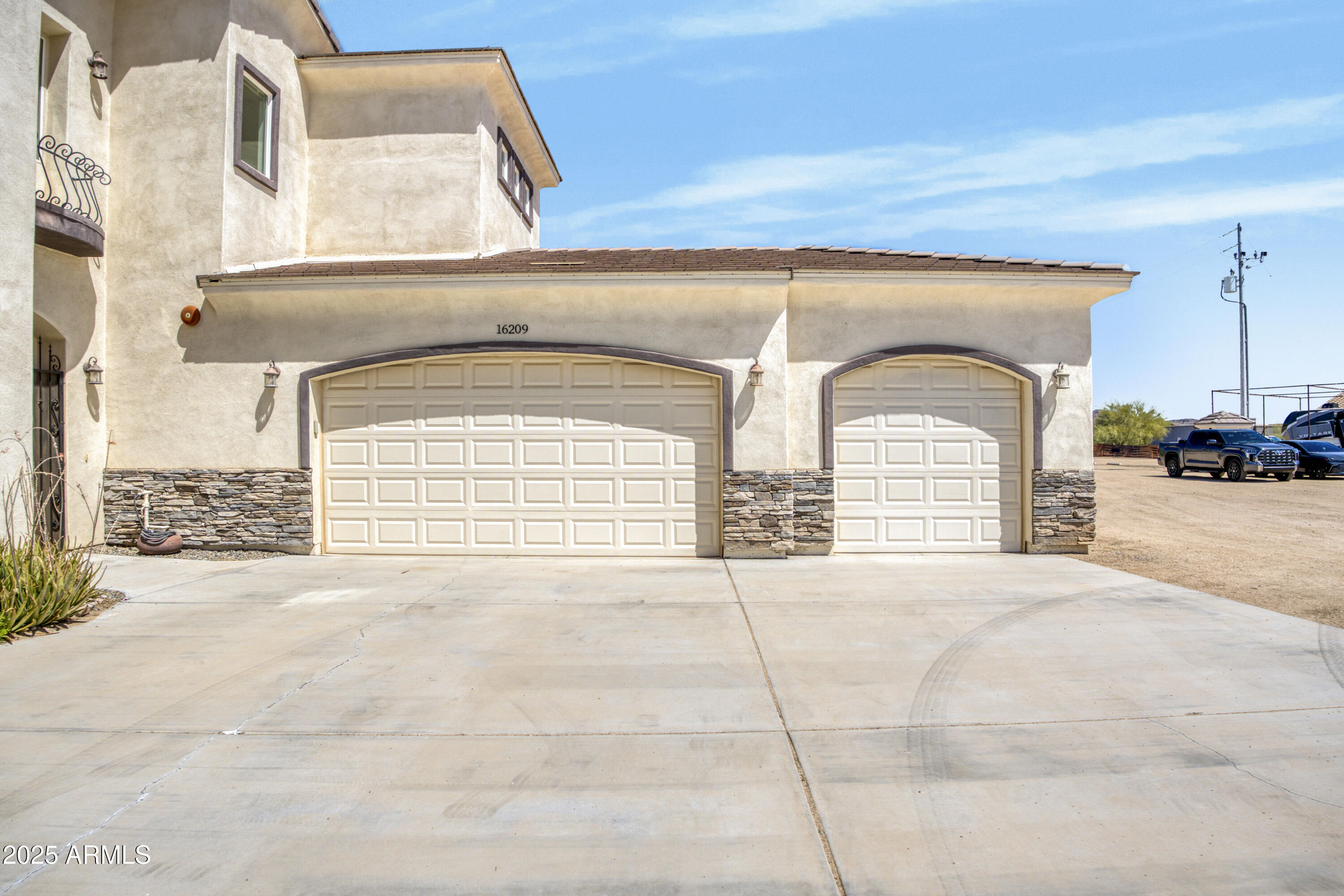 16209 West Skinner Road Surprise, AZ 85387 - Photo 4 of 65 DSC04386_5 (1)