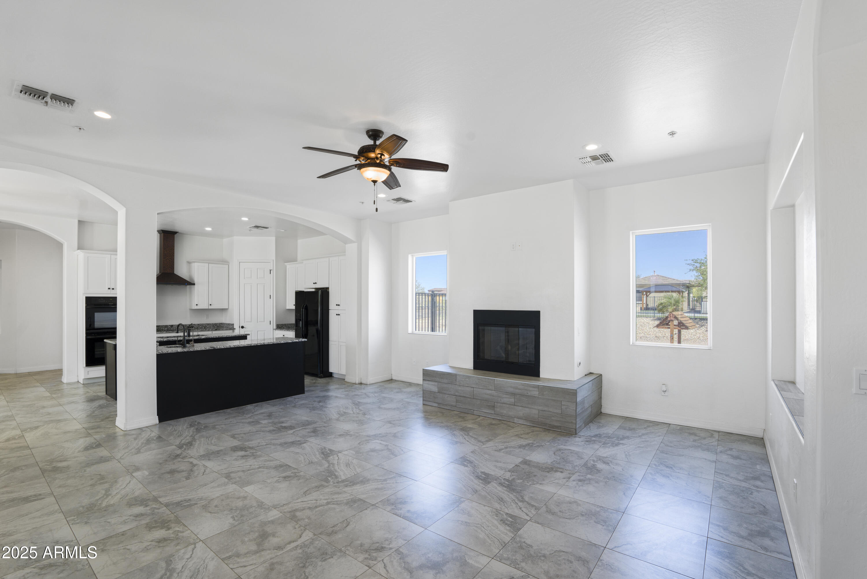 16209 West Skinner Road Surprise, AZ 85387 - Photo 5 of 65 DSC04393_8 (1)