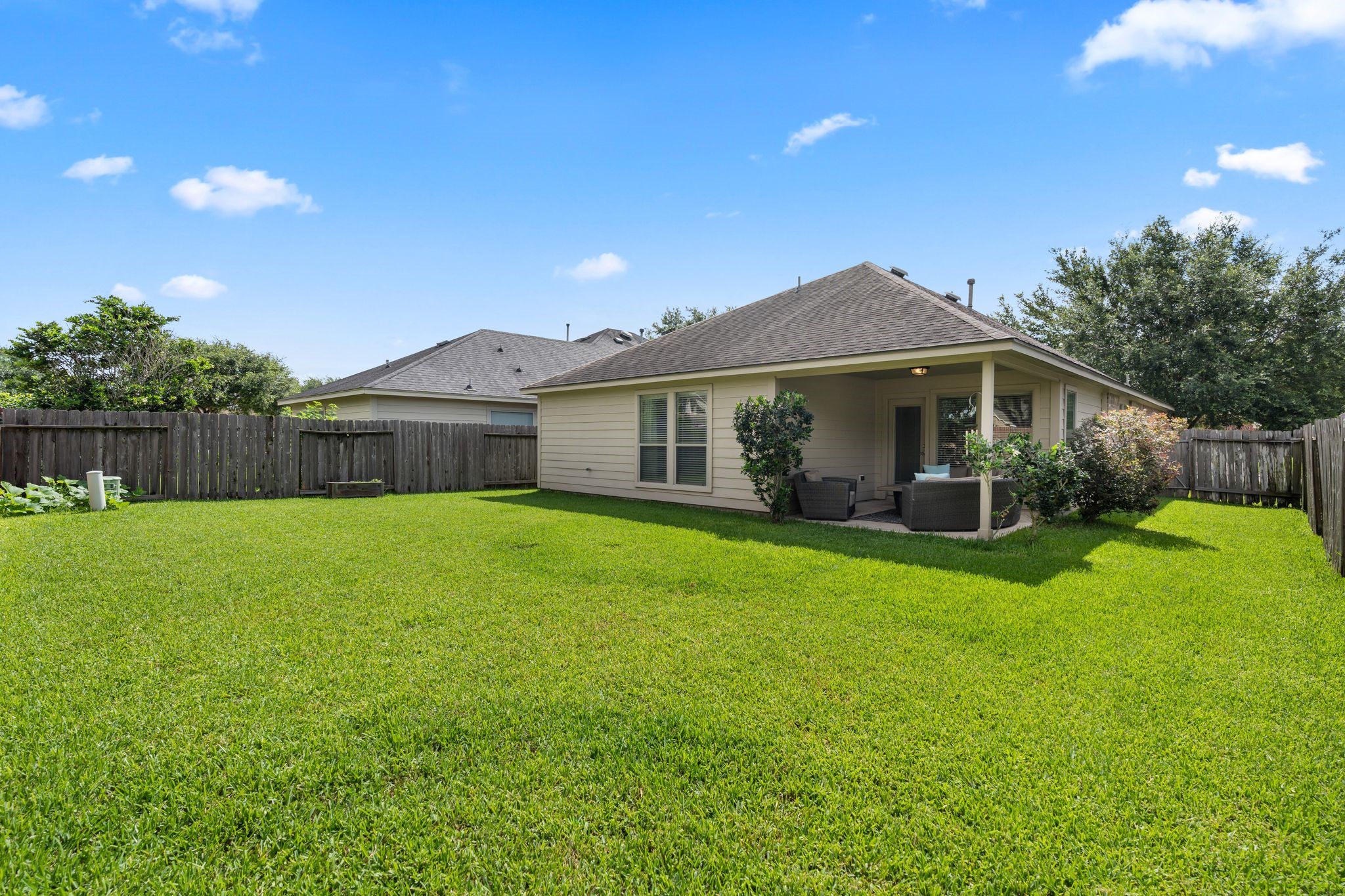 2606 Silverton Bend Rosenberg, TX 77471 - Photo 22 of 26 A generously sized backyard provides endless possibilities for outdoor enjoyment.