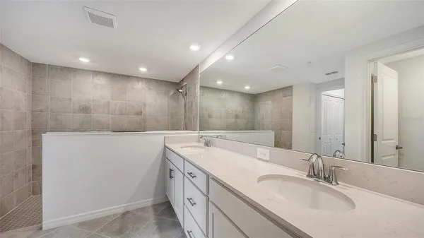 $3,250 | 5624 Summit Pointe Circle, Unit 104, Bradenton, FL 34210