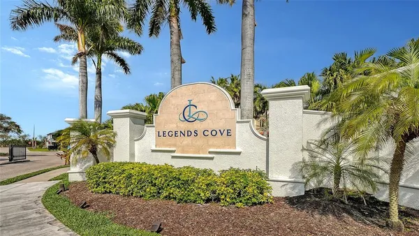 $3,250 | 5624 Summit Pointe Circle, Unit 104, Bradenton, FL 34210