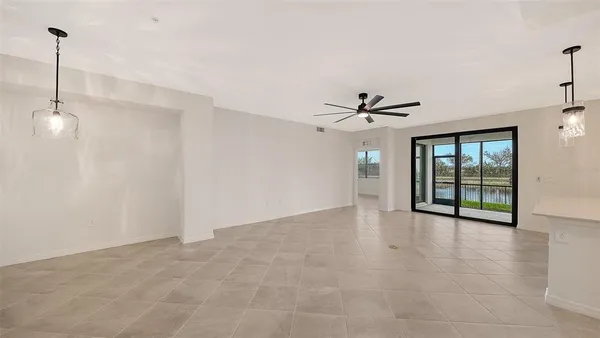 $3,250 | 5624 Summit Pointe Circle, Unit 104, Bradenton, FL 34210