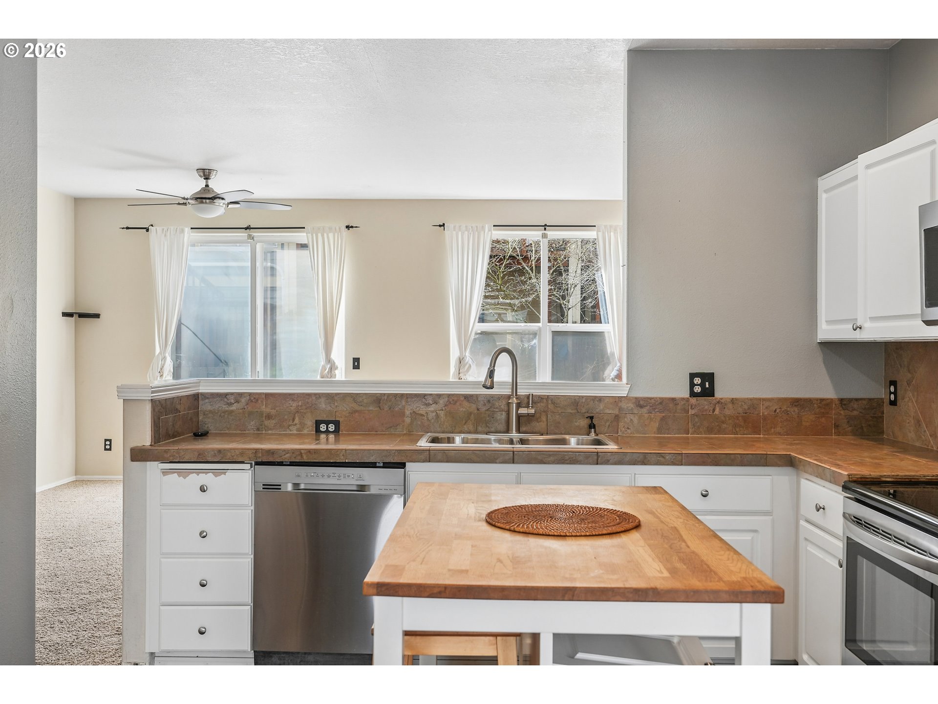 12045 Southwest Chukar Terrace Beaverton, OR 97007 - Photo 8 of 28