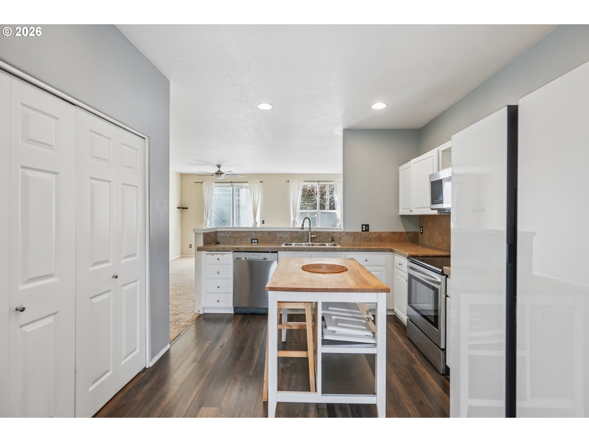 12045 Southwest Chukar Terrace Beaverton, OR 97007 - Photo 9 of 28