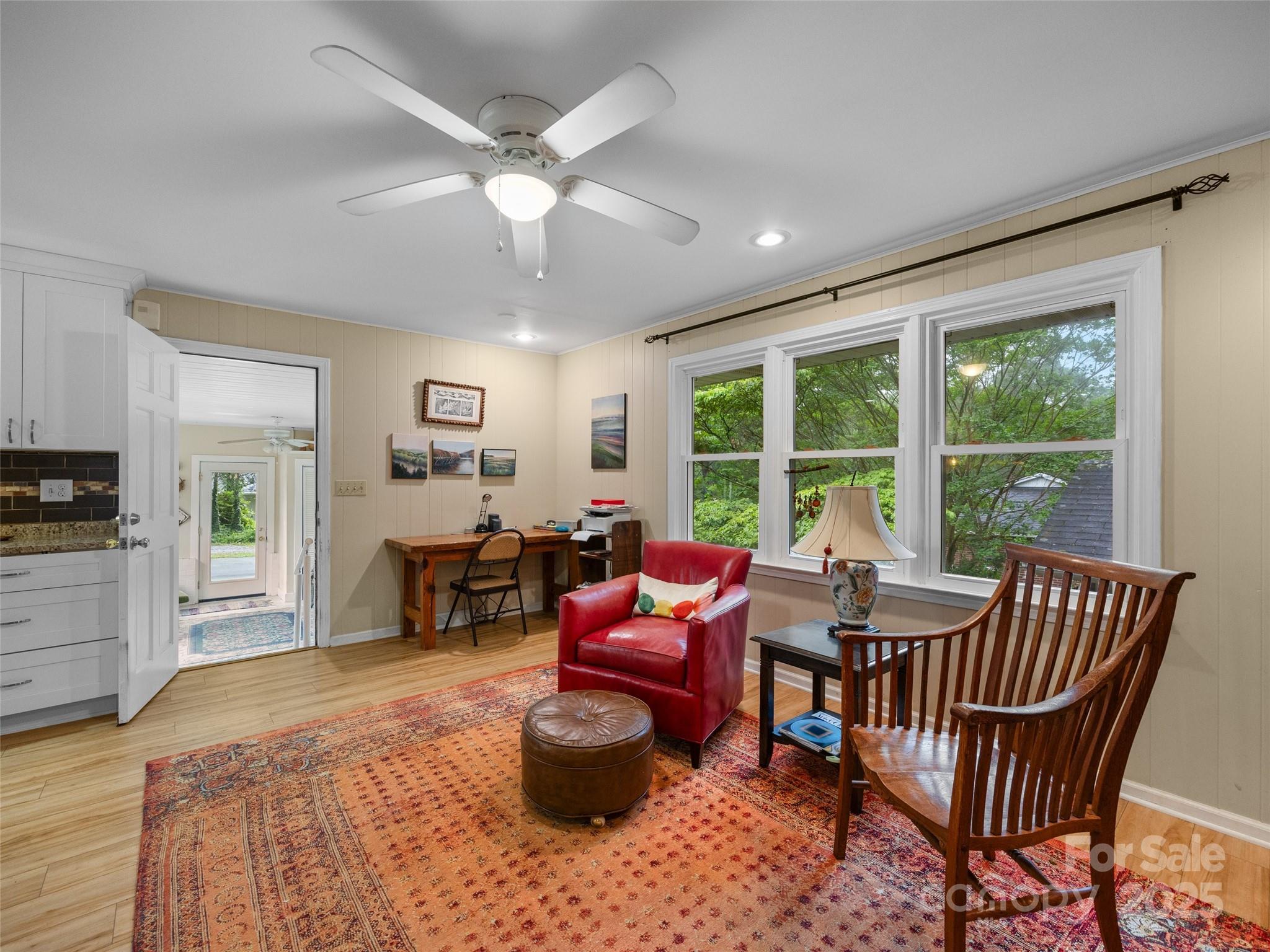 107 Edgehill Road Hendersonville, NC 28739 - Photo 22 of 48 Gallery Image 22