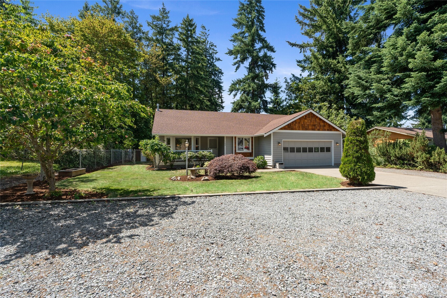 104 Eagle Glen Ct North  