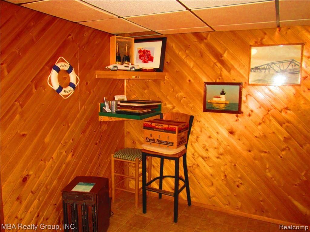 21169 Thorofare Road Grosse Ile, MI 48138 - Photo 37 of 54 IMG_8780.JPG