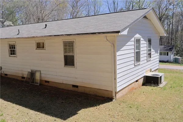 $179,000 | 235 Meadowlark Drive, Walhalla, SC 29691
