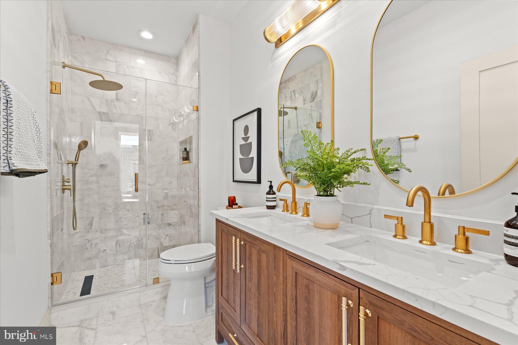 131 Randolph Place Northwest Washington, DC 20001 - Photo 21 of 41 Spa-like primary bathroom