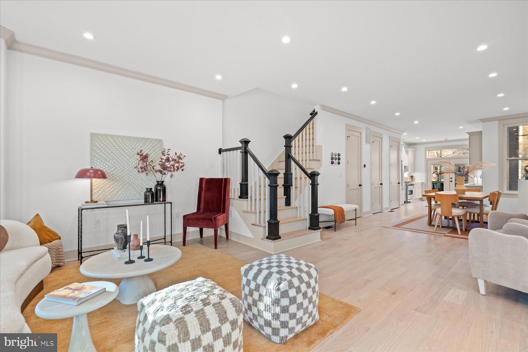 131 Randolph Place Northwest Washington, DC 20001 - Photo 4 of 41 Light filled living room