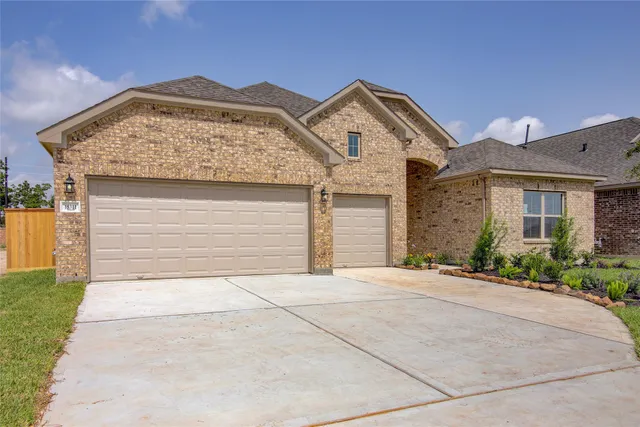 $457,070 | 2502 Caspian Crk Lane, Iowa Colony, TX 77583