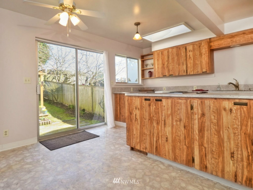 3501 Rockefeller Avenue Everett, WA 98201 - Photo 5 of 15
