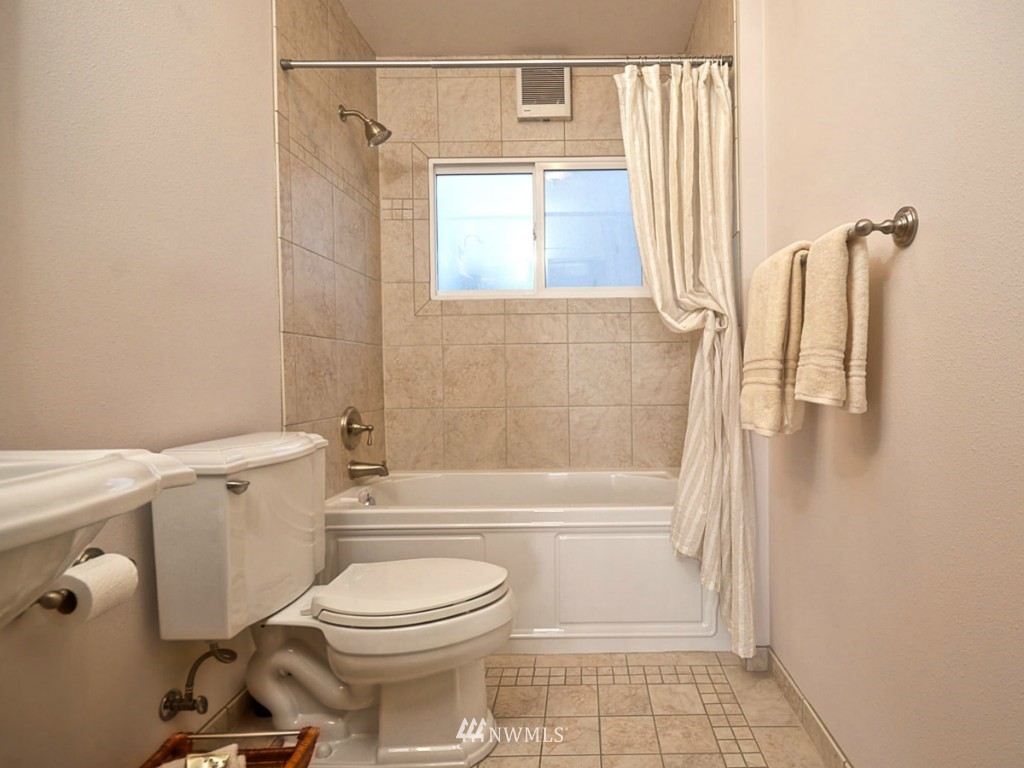 3501 Rockefeller Avenue Everett, WA 98201 - Photo 8 of 15
