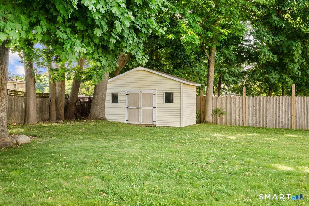 120 Saddleview Road Fairfield, CT 06825 - Photo 5 of 40 Spacious yard, spacious shed.