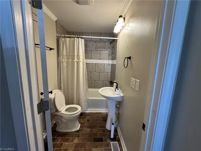 $186,000 | 204 Nelson Street, Pilot Mountain, NC 27041