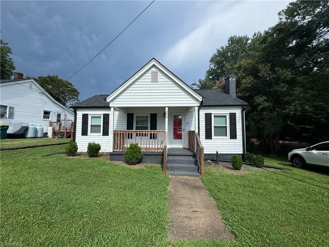 $186,000 | 204 Nelson Street, Pilot Mountain, NC 27041
