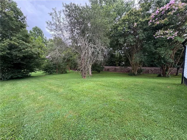 $186,000 | 204 Nelson Street, Pilot Mountain, NC 27041