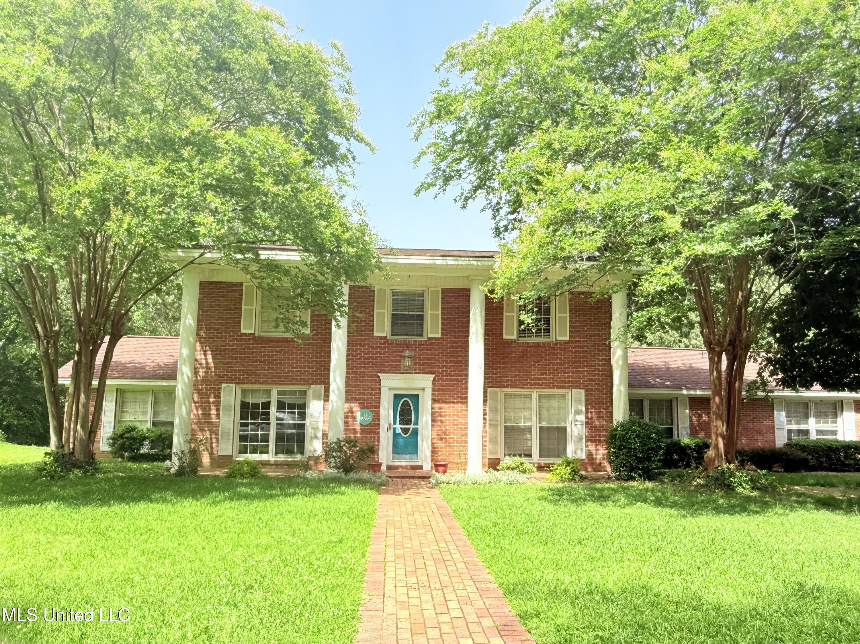 588 Robin Road Grenada, MS 38901 - Photo 1 of 45 IMG_7873