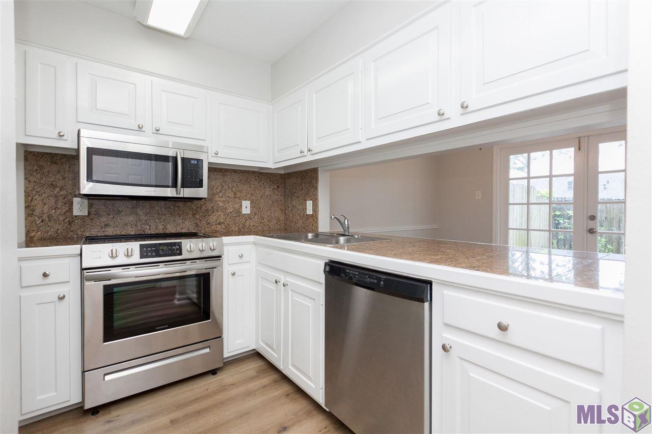 15021 Shenandoah View Court, Unit 2 Baton Rouge, LA 70817 - Photo 3 of 16 Gallery Image 3