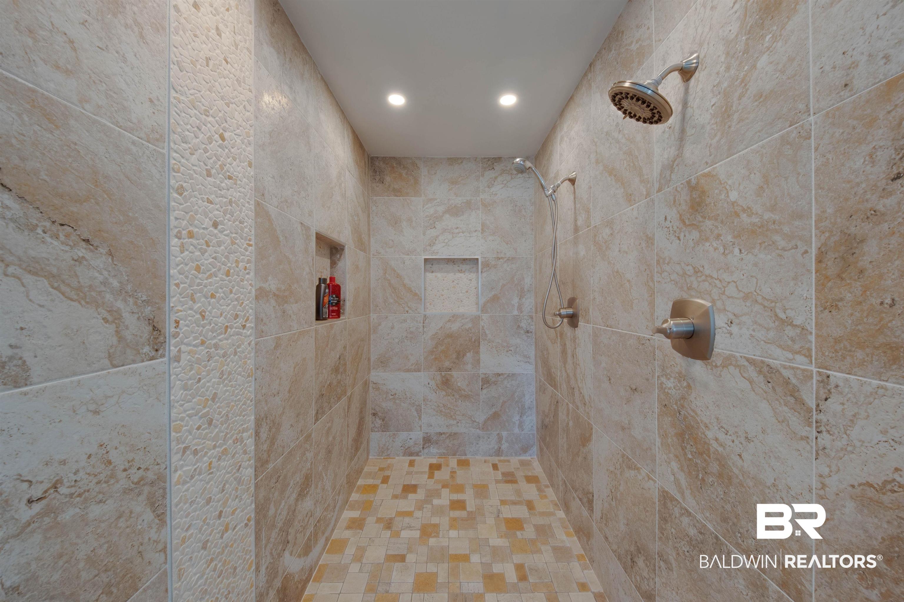 9462 Lakeview Drive Foley, AL 36535 - Photo 30 of 50 Bathroom with tiled shower