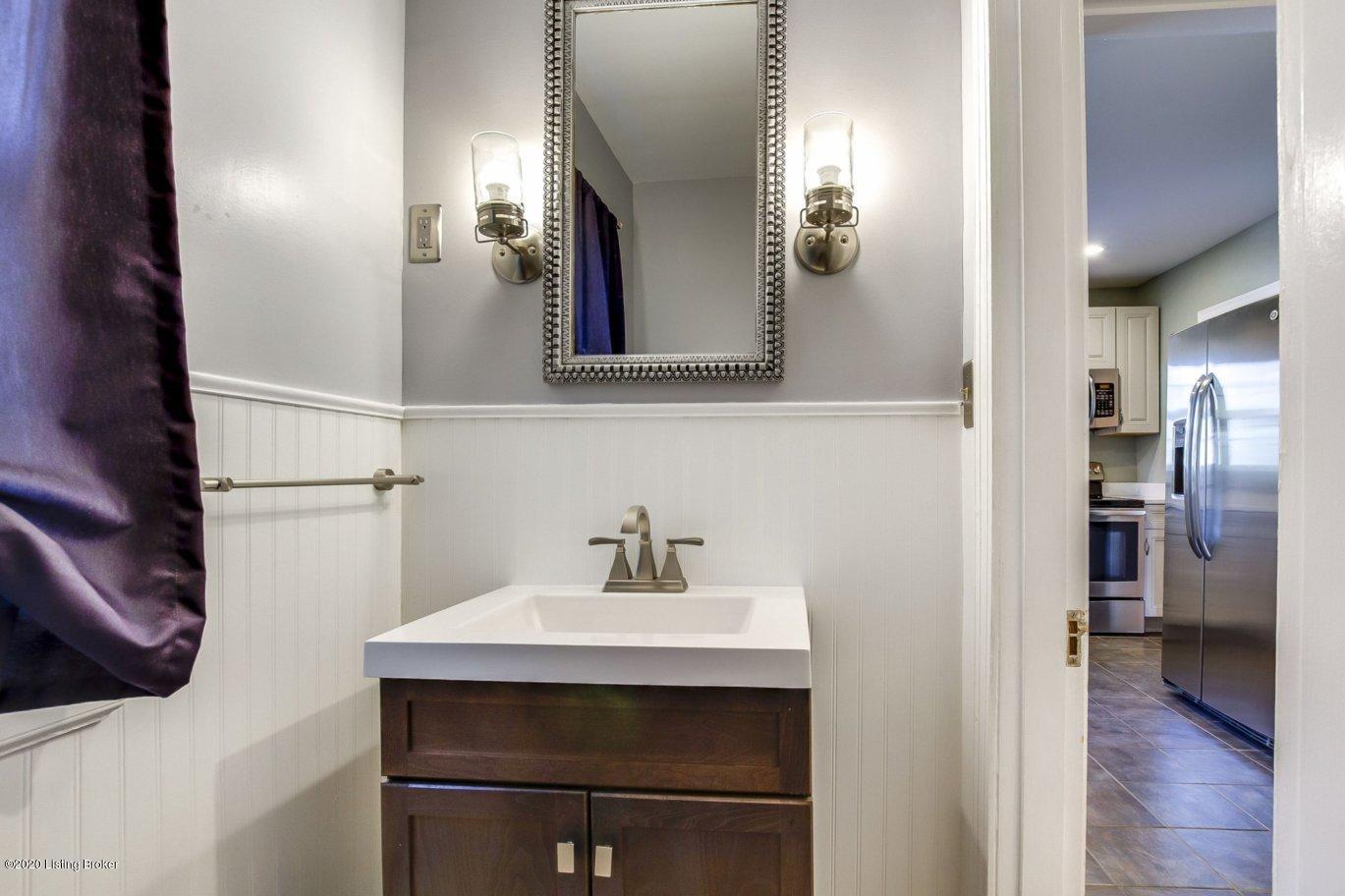 2421 Meadow Road Louisville, KY 40205 - Photo 10 of 25 Half Bath