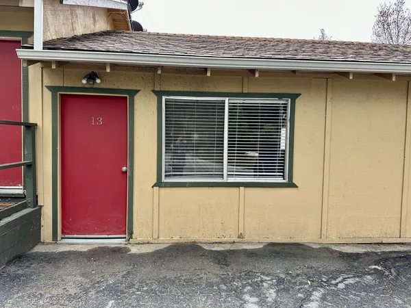 $1,450 | 25840 Highway 243, Unit 13, Idyllwild, CA 92549