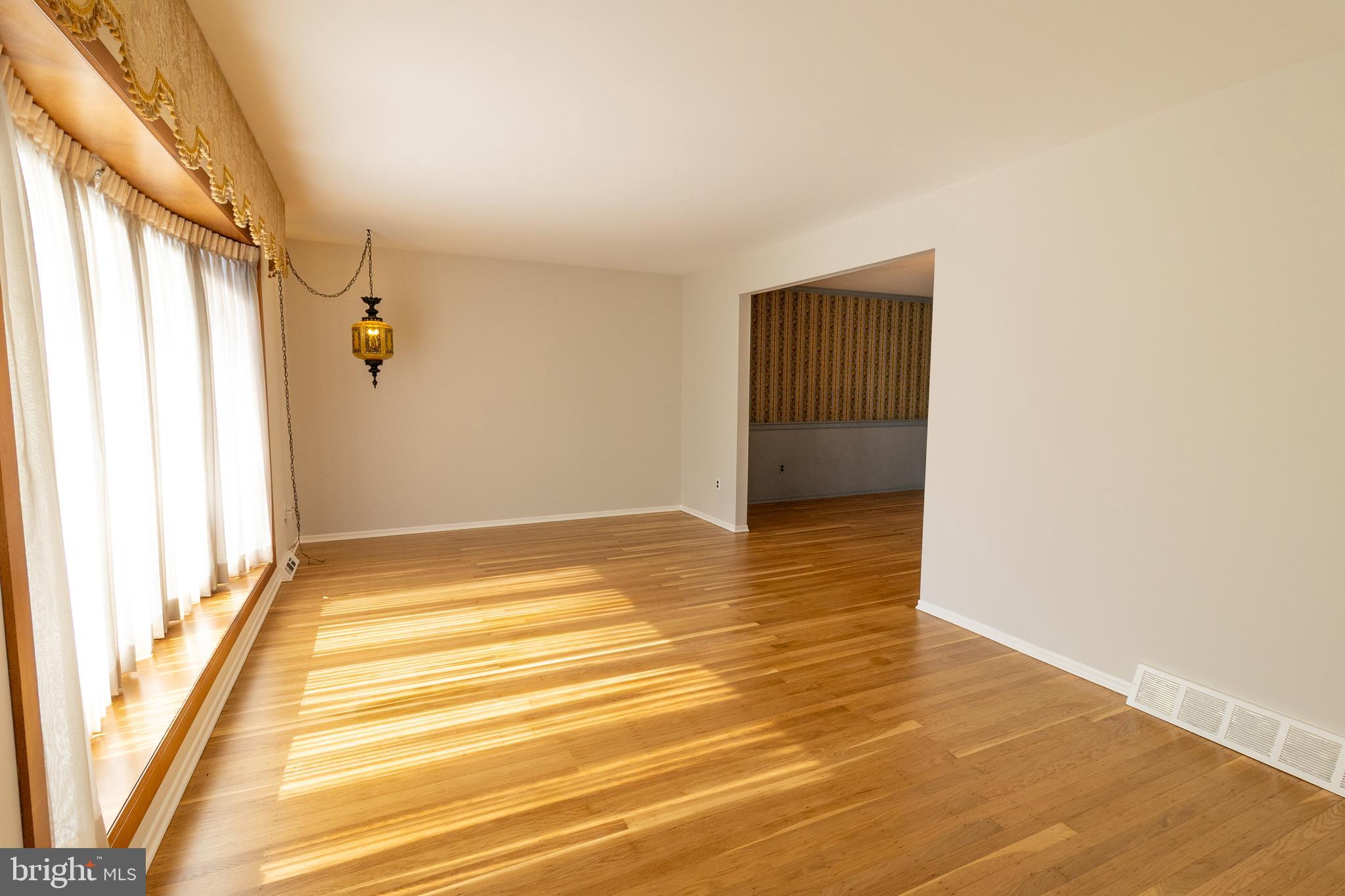15 Cambridge Road Downingtown, PA 19335 - Photo 5 of 23 Gallery Image 5