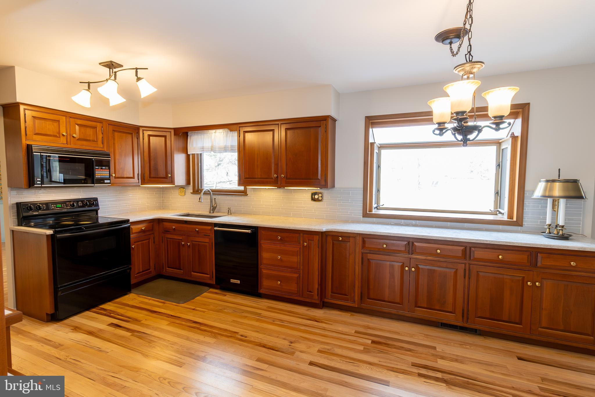 15 Cambridge Road Downingtown, PA 19335 - Photo 9 of 23 Gallery Image 9