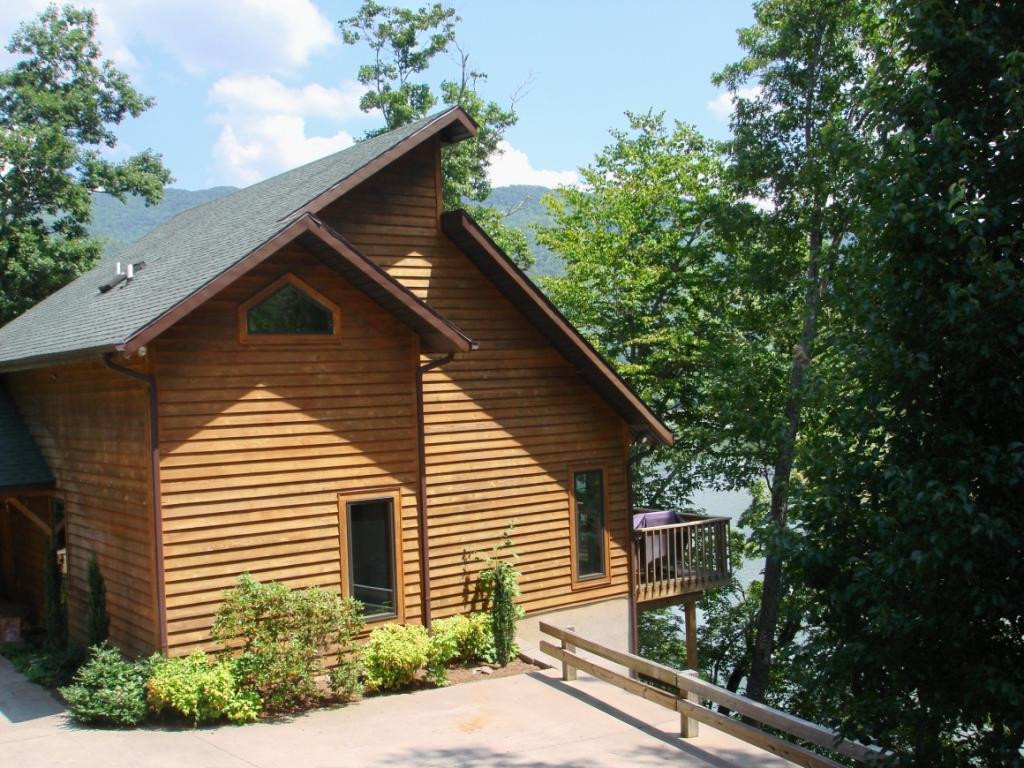 3133 Draft Road Butler, TN 37640 - Photo 1 of 34 LAKE FRONT BOAT DOCK