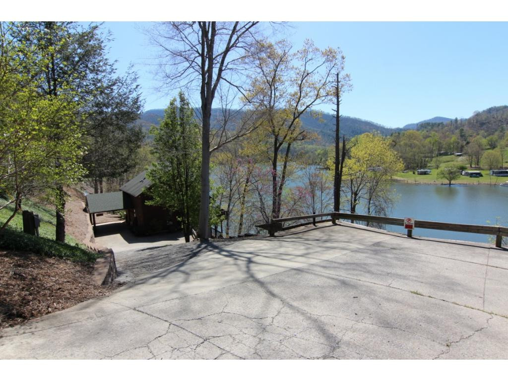 3133 Draft Road Butler, TN 37640 - Photo 26 of 34 CONCRETE DRIVEWAY VIEWS