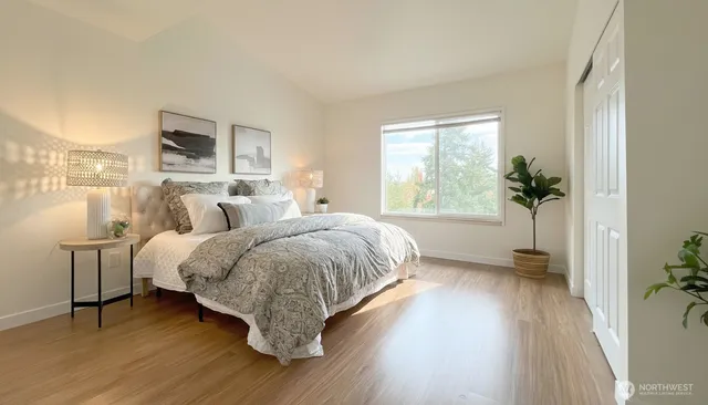 $899,000 | 2920 76th Avenue Southeast, Unit 411, Mercer Island, WA 98040