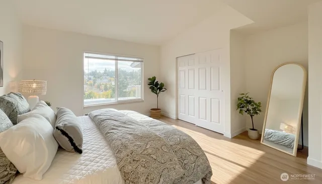 $899,000 | 2920 76th Avenue Southeast, Unit 411, Mercer Island, WA 98040