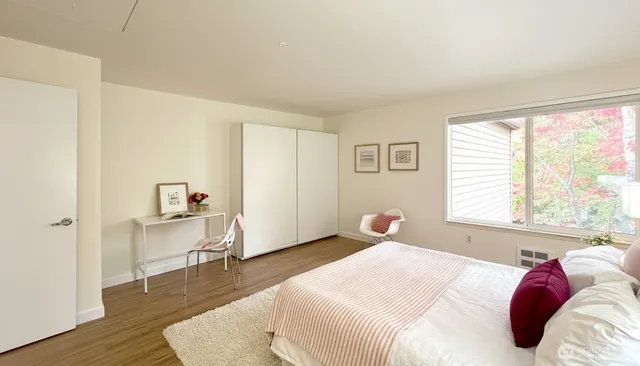 $899,000 | 2920 76th Avenue Southeast, Unit 411, Mercer Island, WA 98040