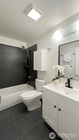 $899,000 | 2920 76th Avenue Southeast, Unit 411, Mercer Island, WA 98040