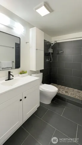 $899,000 | 2920 76th Avenue Southeast, Unit 411, Mercer Island, WA 98040